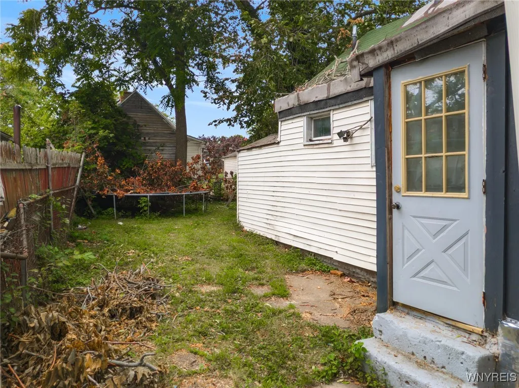 30 Schiller Street, Buffalo, New York 14206, Buffalo, New York 14206, 4 Bedrooms Bedrooms, ,3 BathroomsBathrooms,Residential,For Sale,30 Schiller Street, Buffalo, New York 14206,B1627416