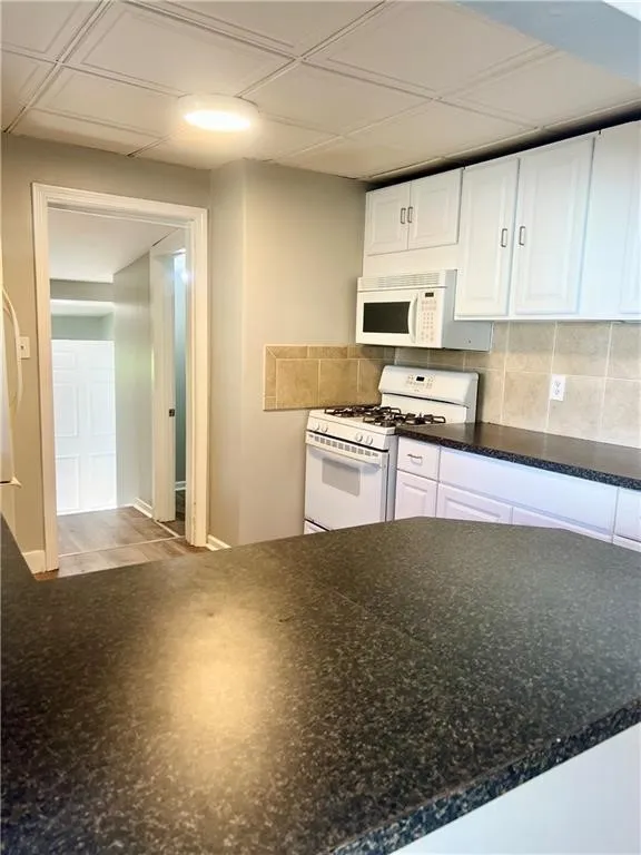 96 South Avenue 96, Webster, New York 14580, Webster, New York 14580, 3 Bedrooms Bedrooms, 5 Rooms Rooms,1 BathroomBathrooms,Residential Lease,For Rent,96 South Avenue 96, Webster, New York 14580,R1626689