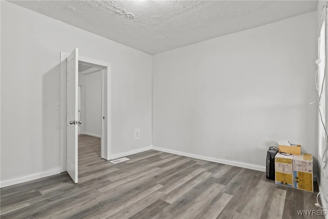 1312 Ontario Avenue, Niagara Falls, New York 14305, Niagara Falls, New York 14305, 3 Bedrooms Bedrooms, ,2 BathroomsBathrooms,Residential,For Sale,1312 Ontario Avenue, Niagara Falls, New York 14305,B1627405
