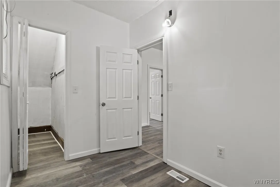 1312 Ontario Avenue, Niagara Falls, New York 14305, Niagara Falls, New York 14305, 3 Bedrooms Bedrooms, ,2 BathroomsBathrooms,Residential,For Sale,1312 Ontario Avenue, Niagara Falls, New York 14305,B1627405