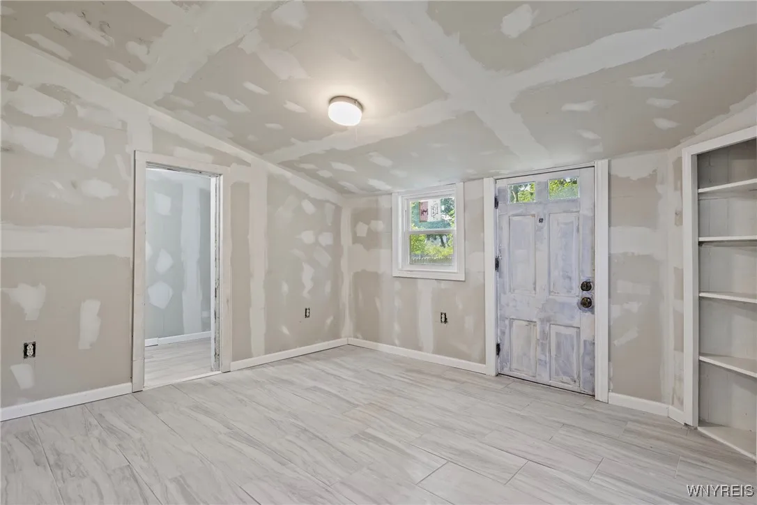 1312 Ontario Avenue, Niagara Falls, New York 14305, Niagara Falls, New York 14305, 3 Bedrooms Bedrooms, ,2 BathroomsBathrooms,Residential,For Sale,1312 Ontario Avenue, Niagara Falls, New York 14305,B1627405