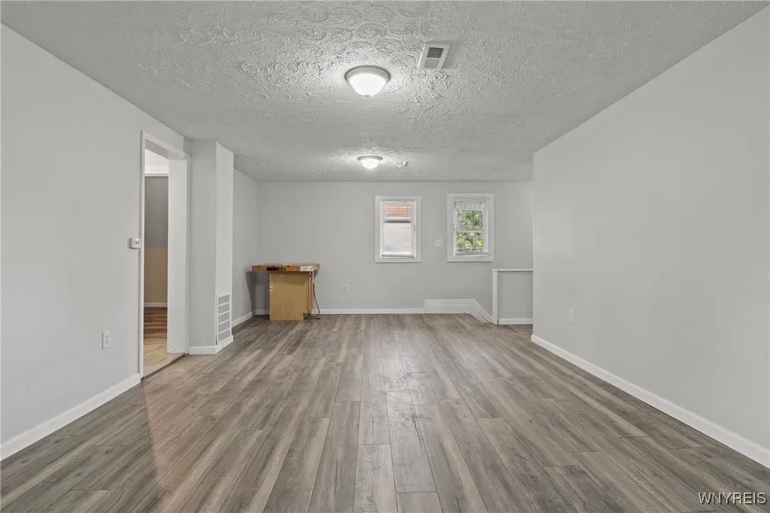 1312 Ontario Avenue, Niagara Falls, New York 14305, Niagara Falls, New York 14305, 3 Bedrooms Bedrooms, ,2 BathroomsBathrooms,Residential,For Sale,1312 Ontario Avenue, Niagara Falls, New York 14305,B1627405