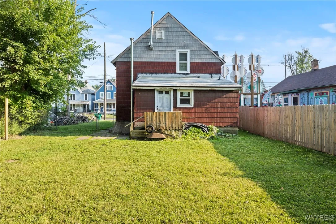 1312 Ontario Avenue, Niagara Falls, New York 14305, Niagara Falls, New York 14305, 3 Bedrooms Bedrooms, ,2 BathroomsBathrooms,Residential,For Sale,1312 Ontario Avenue, Niagara Falls, New York 14305,B1627405
