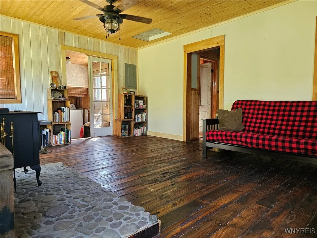 2721 West Lake Road, Wilson, New York 14172, Wilson, New York 14172, 1 Bedroom Bedrooms, 4 Rooms Rooms,1 BathroomBathrooms,Residential,For Sale,2721 West Lake Road, Wilson, New York 14172,B1626466
