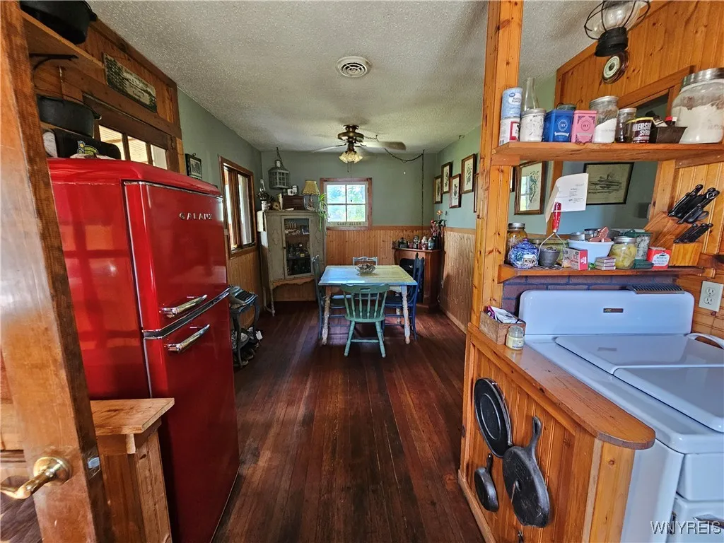 2721 West Lake Road, Wilson, New York 14172, Wilson, New York 14172, 1 Bedroom Bedrooms, 4 Rooms Rooms,1 BathroomBathrooms,Residential,For Sale,2721 West Lake Road, Wilson, New York 14172,B1626466