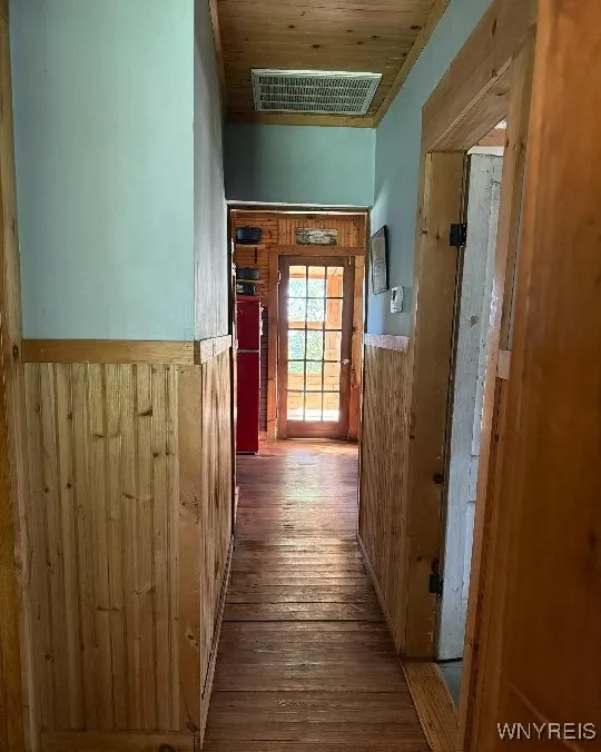 2721 West Lake Road, Wilson, New York 14172, Wilson, New York 14172, 1 Bedroom Bedrooms, 4 Rooms Rooms,1 BathroomBathrooms,Residential,For Sale,2721 West Lake Road, Wilson, New York 14172,B1626466