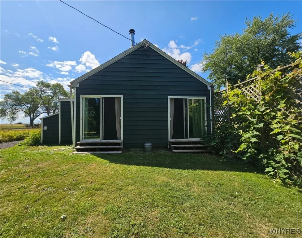 2721 West Lake Road, Wilson, New York 14172, Wilson, New York 14172, 1 Bedroom Bedrooms, 4 Rooms Rooms,1 BathroomBathrooms,Residential,For Sale,2721 West Lake Road, Wilson, New York 14172,B1626466
