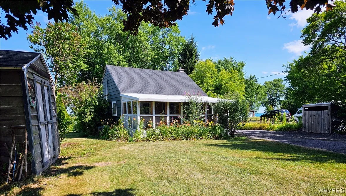 2721 West Lake Road, Wilson, New York 14172, Wilson, New York 14172, 1 Bedroom Bedrooms, 4 Rooms Rooms,1 BathroomBathrooms,Residential,For Sale,2721 West Lake Road, Wilson, New York 14172,B1626466