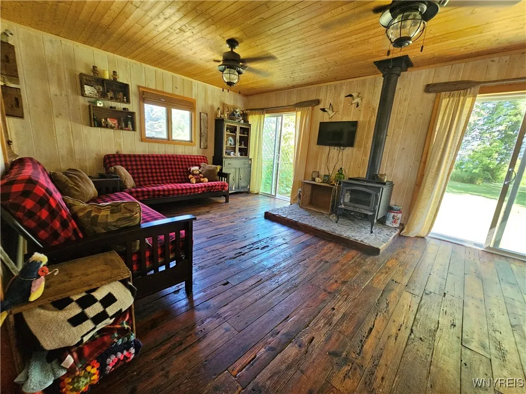 2721 West Lake Road, Wilson, New York 14172, Wilson, New York 14172, 1 Bedroom Bedrooms, 4 Rooms Rooms,1 BathroomBathrooms,Residential,For Sale,2721 West Lake Road, Wilson, New York 14172,B1626466