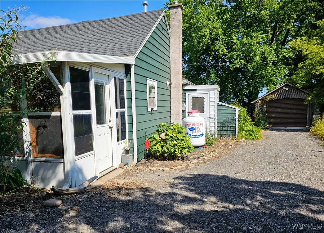2721 West Lake Road, Wilson, New York 14172, Wilson, New York 14172, 1 Bedroom Bedrooms, 4 Rooms Rooms,1 BathroomBathrooms,Residential,For Sale,2721 West Lake Road, Wilson, New York 14172,B1626466