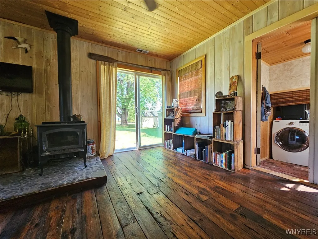 2721 West Lake Road, Wilson, New York 14172, Wilson, New York 14172, 1 Bedroom Bedrooms, 4 Rooms Rooms,1 BathroomBathrooms,Residential,For Sale,2721 West Lake Road, Wilson, New York 14172,B1626466