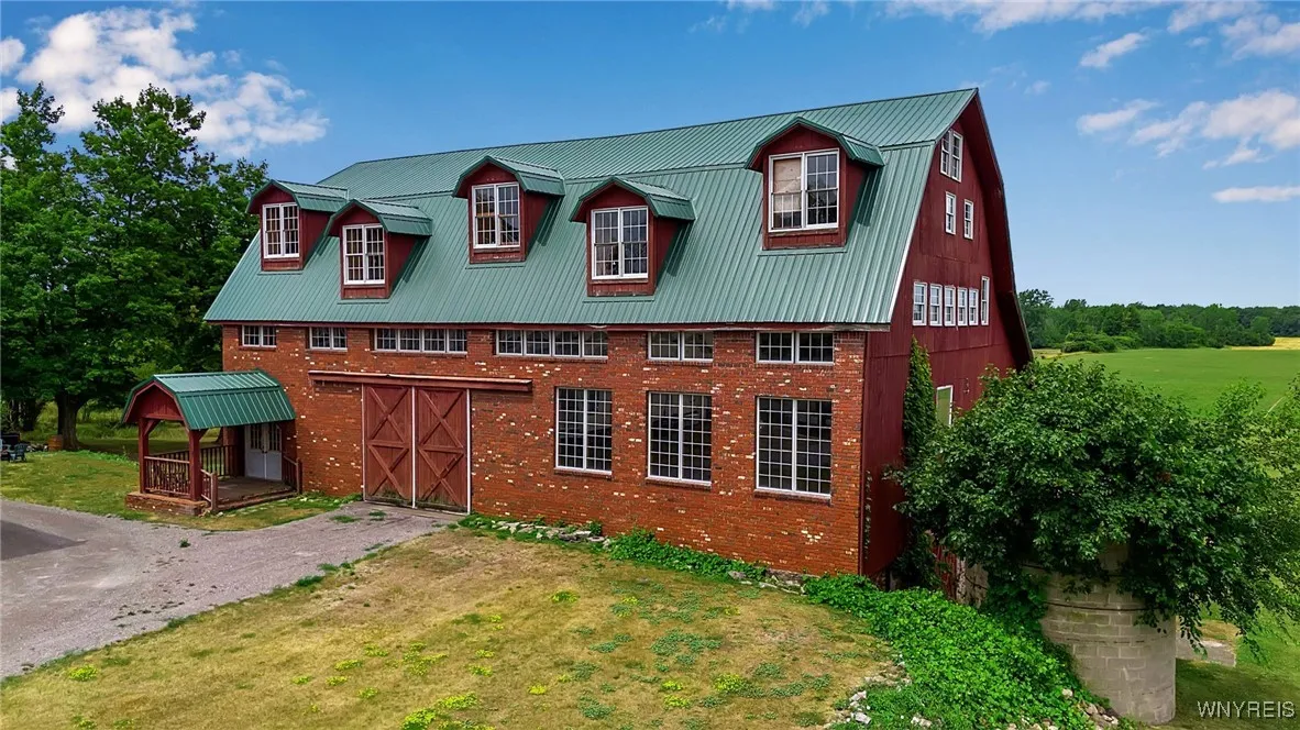 8441 Chestnut Ridge Road, Royalton, New York 14067, Royalton, New York 14067, 8 Bedrooms Bedrooms, ,6 BathroomsBathrooms,Residential,For Sale,8441 Chestnut Ridge Road, Royalton, New York 14067,B1627046