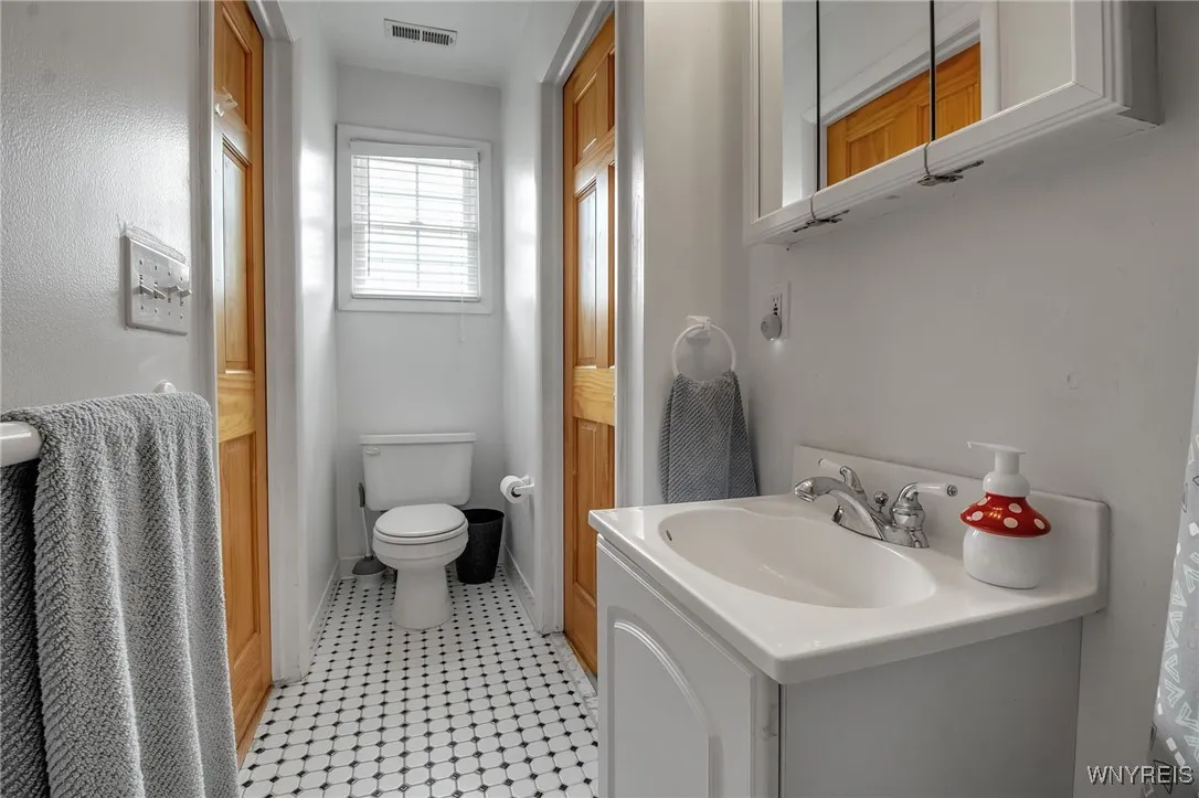 8441 Chestnut Ridge Road, Royalton, New York 14067, Royalton, New York 14067, 8 Bedrooms Bedrooms, ,6 BathroomsBathrooms,Residential,For Sale,8441 Chestnut Ridge Road, Royalton, New York 14067,B1627046