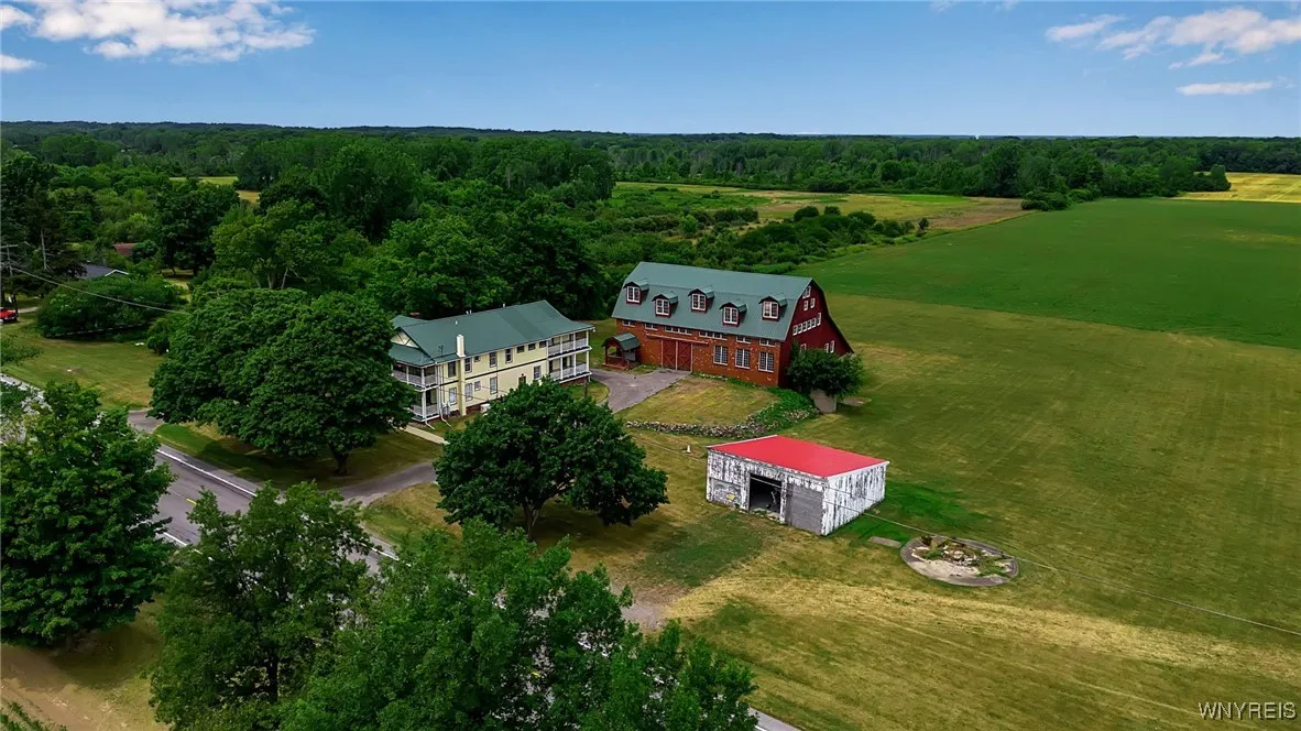 8441 Chestnut Ridge Road, Royalton, New York 14067, Royalton, New York 14067, 8 Bedrooms Bedrooms, ,6 BathroomsBathrooms,Residential,For Sale,8441 Chestnut Ridge Road, Royalton, New York 14067,B1627046