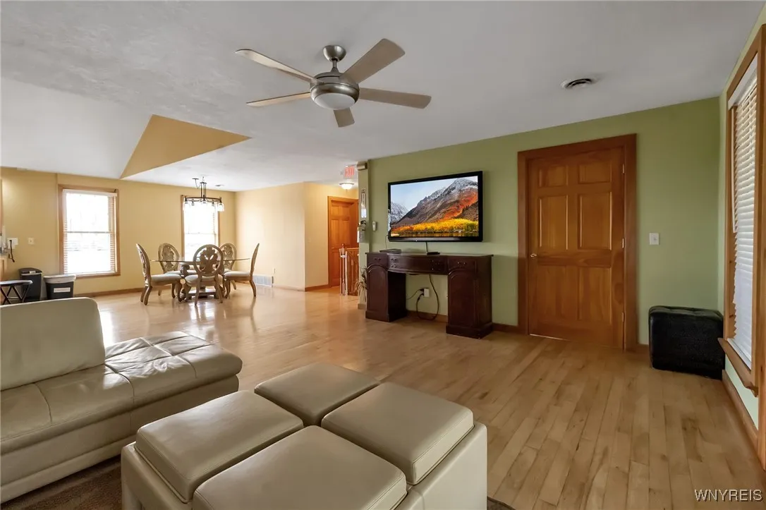 8441 Chestnut Ridge Road, Royalton, New York 14067, Royalton, New York 14067, 8 Bedrooms Bedrooms, ,6 BathroomsBathrooms,Residential,For Sale,8441 Chestnut Ridge Road, Royalton, New York 14067,B1627046