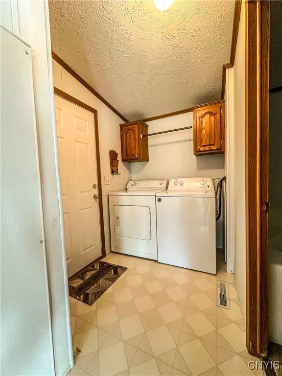 Mudroom/Laundry