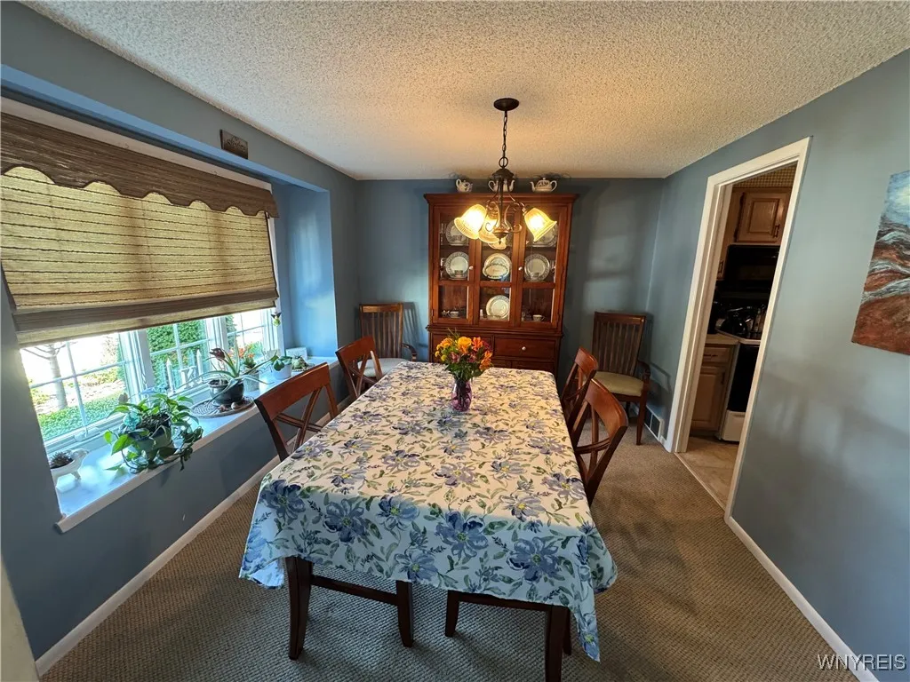 162 Stepping Stone Lane, Orchard Park, New York 14, Orchard Park, New York 14127, 2 Bedrooms Bedrooms, 8 Rooms Rooms,1 BathroomBathrooms,Residential,For Sale,162 Stepping Stone Lane, Orchard Park, New York 14,B1627413