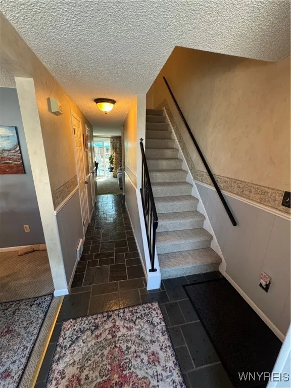 162 Stepping Stone Lane, Orchard Park, New York 14, Orchard Park, New York 14127, 2 Bedrooms Bedrooms, 8 Rooms Rooms,1 BathroomBathrooms,Residential,For Sale,162 Stepping Stone Lane, Orchard Park, New York 14,B1627413