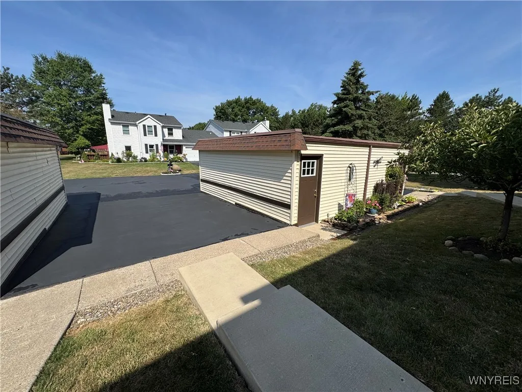 162 Stepping Stone Lane, Orchard Park, New York 14, Orchard Park, New York 14127, 2 Bedrooms Bedrooms, 8 Rooms Rooms,1 BathroomBathrooms,Residential,For Sale,162 Stepping Stone Lane, Orchard Park, New York 14,B1627413
