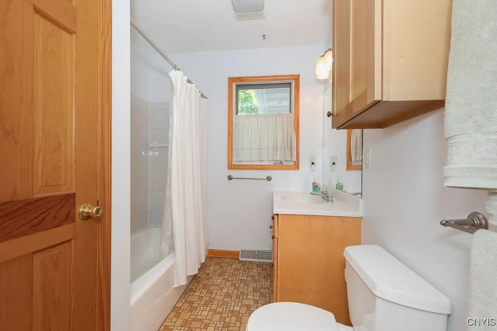 5 Austin Road, Tully, New York 13159, Tully, New York 13159, 3 Bedrooms Bedrooms, 8 Rooms Rooms,2 BathroomsBathrooms,Residential,For Sale,5 Austin Road, Tully, New York 13159,S1625986