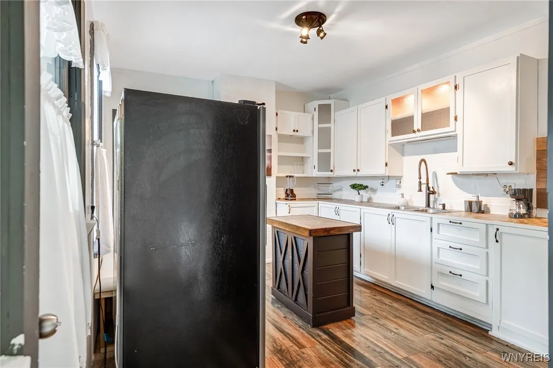 206 May Street, Buffalo, New York 14211, Buffalo, New York 14211, 4 Bedrooms Bedrooms, 7 Rooms Rooms,1 BathroomBathrooms,Residential,For Sale,206 May Street, Buffalo, New York 14211,B1627440