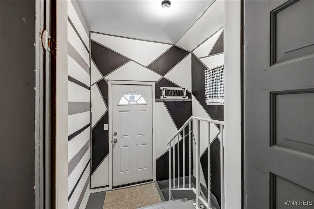 206 May Street, Buffalo, New York 14211, Buffalo, New York 14211, 4 Bedrooms Bedrooms, 7 Rooms Rooms,1 BathroomBathrooms,Residential,For Sale,206 May Street, Buffalo, New York 14211,B1627440