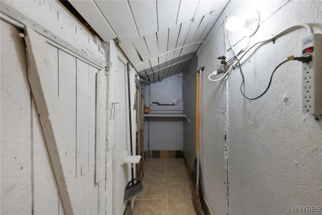 206 May Street, Buffalo, New York 14211, Buffalo, New York 14211, 4 Bedrooms Bedrooms, 7 Rooms Rooms,1 BathroomBathrooms,Residential,For Sale,206 May Street, Buffalo, New York 14211,B1627440