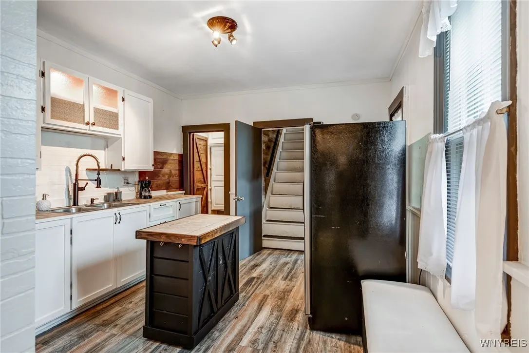 206 May Street, Buffalo, New York 14211, Buffalo, New York 14211, 4 Bedrooms Bedrooms, 7 Rooms Rooms,1 BathroomBathrooms,Residential,For Sale,206 May Street, Buffalo, New York 14211,B1627440