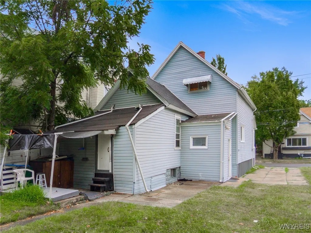 206 May Street, Buffalo, New York 14211, Buffalo, New York 14211, 4 Bedrooms Bedrooms, 7 Rooms Rooms,1 BathroomBathrooms,Residential,For Sale,206 May Street, Buffalo, New York 14211,B1627440
