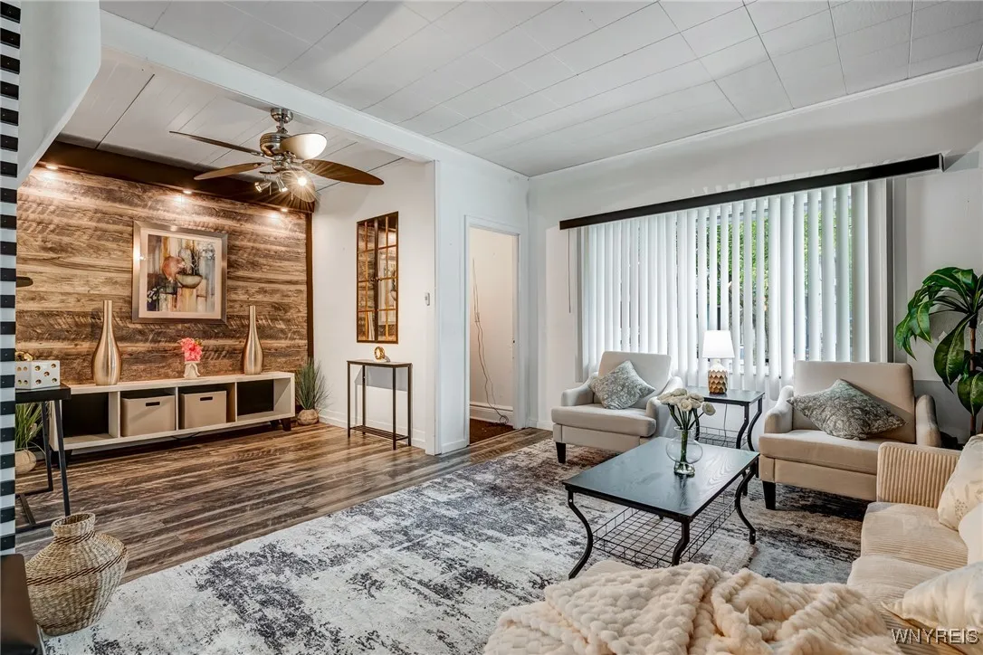 206 May Street, Buffalo, New York 14211, Buffalo, New York 14211, 4 Bedrooms Bedrooms, 7 Rooms Rooms,1 BathroomBathrooms,Residential,For Sale,206 May Street, Buffalo, New York 14211,B1627440