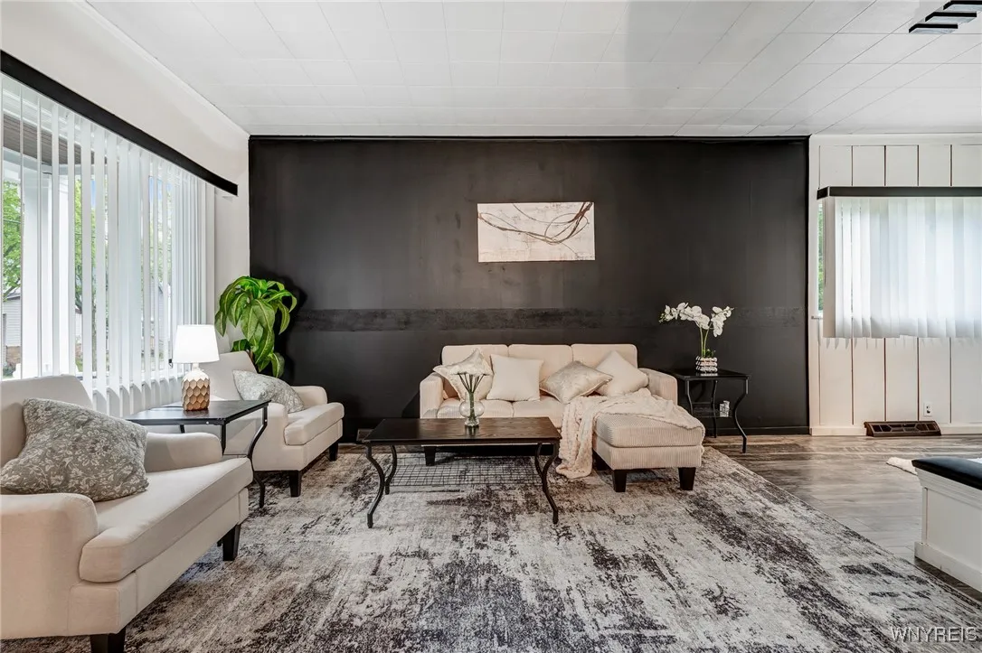 206 May Street, Buffalo, New York 14211, Buffalo, New York 14211, 4 Bedrooms Bedrooms, 7 Rooms Rooms,1 BathroomBathrooms,Residential,For Sale,206 May Street, Buffalo, New York 14211,B1627440