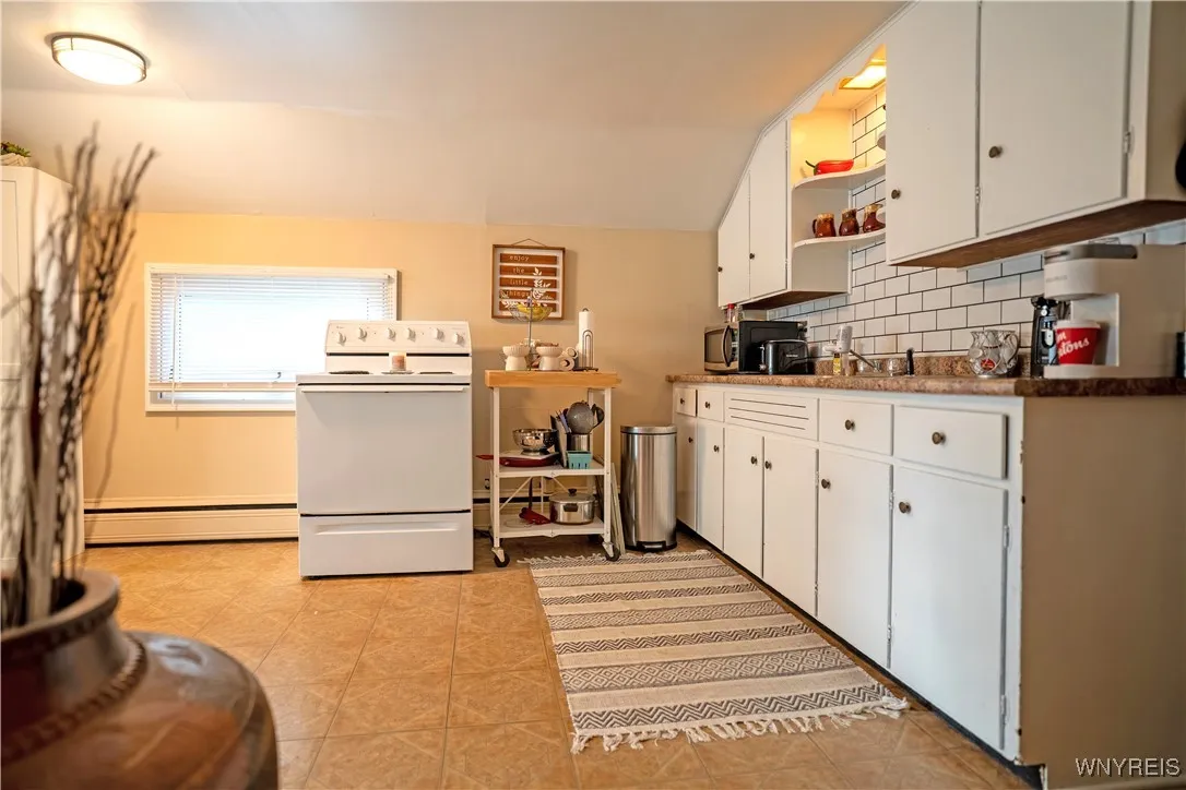 400 Pine Street, Lockport City, New York 14094, Lockport City, New York 14094, 4 Bedrooms Bedrooms, ,2 BathroomsBathrooms,Residential,For Sale,400 Pine Street, Lockport City, New York 14094,B1624092