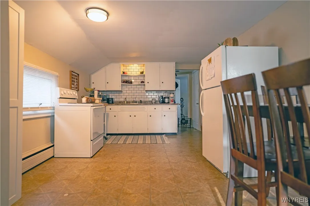 400 Pine Street, Lockport City, New York 14094, Lockport City, New York 14094, 4 Bedrooms Bedrooms, ,2 BathroomsBathrooms,Residential,For Sale,400 Pine Street, Lockport City, New York 14094,B1624092