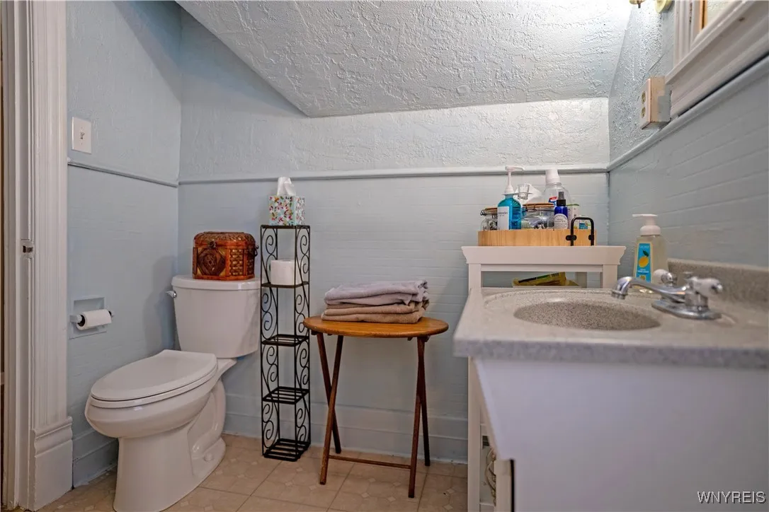 400 Pine Street, Lockport City, New York 14094, Lockport City, New York 14094, 4 Bedrooms Bedrooms, ,2 BathroomsBathrooms,Residential,For Sale,400 Pine Street, Lockport City, New York 14094,B1624092