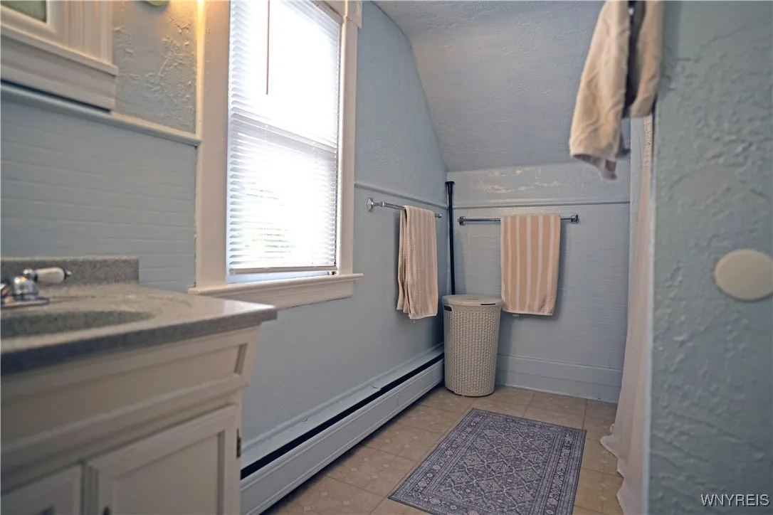 400 Pine Street, Lockport City, New York 14094, Lockport City, New York 14094, 4 Bedrooms Bedrooms, ,2 BathroomsBathrooms,Residential,For Sale,400 Pine Street, Lockport City, New York 14094,B1624092