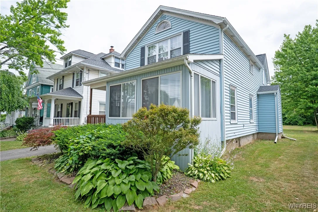 400 Pine Street, Lockport City, New York 14094, Lockport City, New York 14094, 4 Bedrooms Bedrooms, ,2 BathroomsBathrooms,Residential,For Sale,400 Pine Street, Lockport City, New York 14094,B1624092