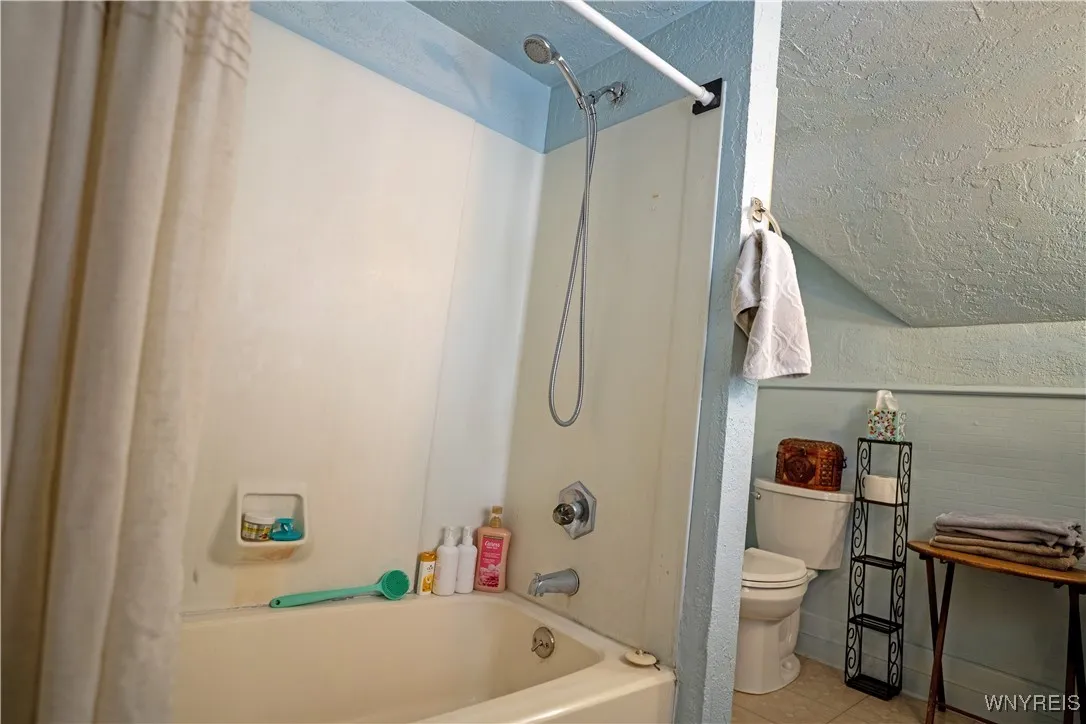 400 Pine Street, Lockport City, New York 14094, Lockport City, New York 14094, 4 Bedrooms Bedrooms, ,2 BathroomsBathrooms,Residential,For Sale,400 Pine Street, Lockport City, New York 14094,B1624092