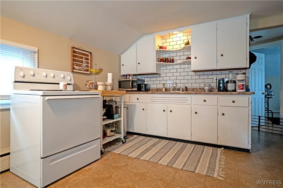 400 Pine Street, Lockport City, New York 14094, Lockport City, New York 14094, 4 Bedrooms Bedrooms, ,2 BathroomsBathrooms,Residential,For Sale,400 Pine Street, Lockport City, New York 14094,B1624092