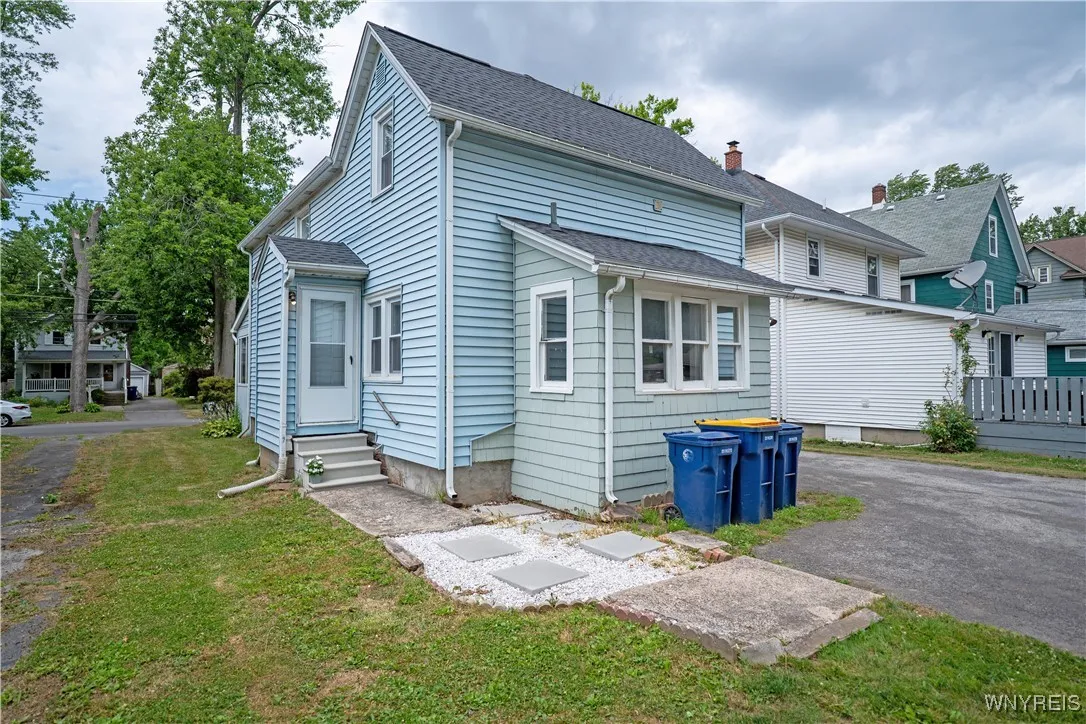 400 Pine Street, Lockport City, New York 14094, Lockport City, New York 14094, 4 Bedrooms Bedrooms, ,2 BathroomsBathrooms,Residential,For Sale,400 Pine Street, Lockport City, New York 14094,B1624092