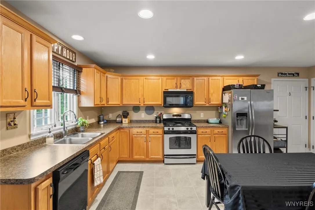 236 Michael Road, West Seneca, New York 14127, West Seneca, New York 14127, 5 Bedrooms Bedrooms, ,3 BathroomsBathrooms,Residential,For Sale,236 Michael Road, West Seneca, New York 14127,B1627143