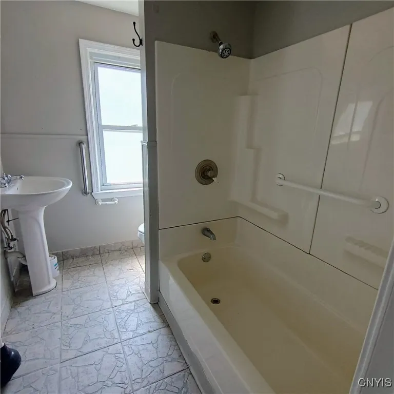 227 Hixson Street, Syracuse, New York 13206, Syracuse, New York 13206, 3 Bedrooms Bedrooms, 8 Rooms Rooms,1 BathroomBathrooms,Residential,For Sale,227 Hixson Street, Syracuse, New York 13206,S1626593