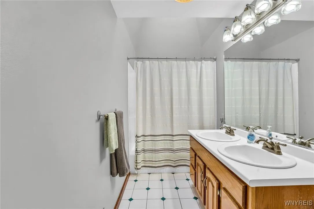 67 Mcparlin Avenue, Cheektowaga, New York 14225, Cheektowaga, New York 14225, 3 Bedrooms Bedrooms, 6 Rooms Rooms,1 BathroomBathrooms,Residential,For Sale,67 Mcparlin Avenue, Cheektowaga, New York 14225,B1627370