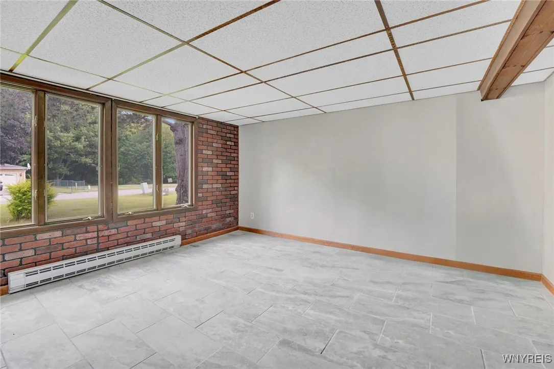 4357 Sunset Court, Lockport Town, New York 14094, Lockport Town, New York 14094, 4 Bedrooms Bedrooms, 7 Rooms Rooms,2 BathroomsBathrooms,Residential,For Sale,4357 Sunset Court, Lockport Town, New York 14094,B1627002