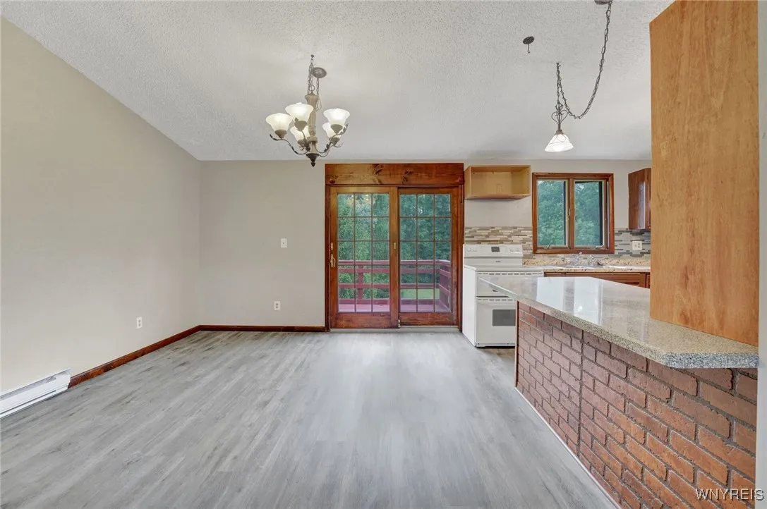 4357 Sunset Court, Lockport Town, New York 14094, Lockport Town, New York 14094, 4 Bedrooms Bedrooms, 7 Rooms Rooms,2 BathroomsBathrooms,Residential,For Sale,4357 Sunset Court, Lockport Town, New York 14094,B1627002