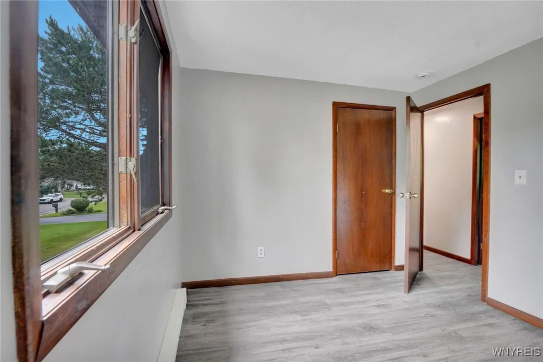 4357 Sunset Court, Lockport Town, New York 14094, Lockport Town, New York 14094, 4 Bedrooms Bedrooms, 7 Rooms Rooms,2 BathroomsBathrooms,Residential,For Sale,4357 Sunset Court, Lockport Town, New York 14094,B1627002