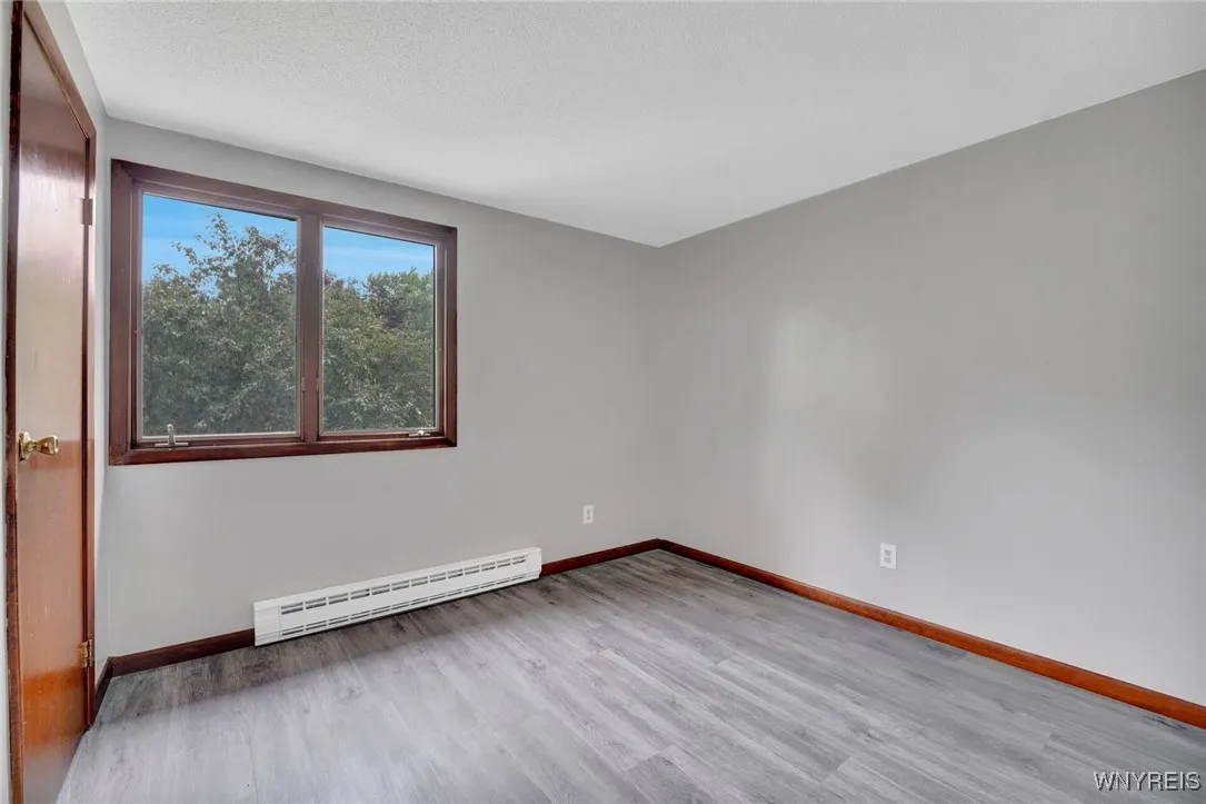 4357 Sunset Court, Lockport Town, New York 14094, Lockport Town, New York 14094, 4 Bedrooms Bedrooms, 7 Rooms Rooms,2 BathroomsBathrooms,Residential,For Sale,4357 Sunset Court, Lockport Town, New York 14094,B1627002