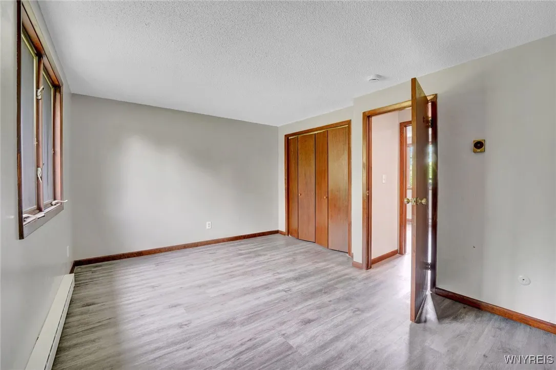 4357 Sunset Court, Lockport Town, New York 14094, Lockport Town, New York 14094, 4 Bedrooms Bedrooms, 7 Rooms Rooms,2 BathroomsBathrooms,Residential,For Sale,4357 Sunset Court, Lockport Town, New York 14094,B1627002