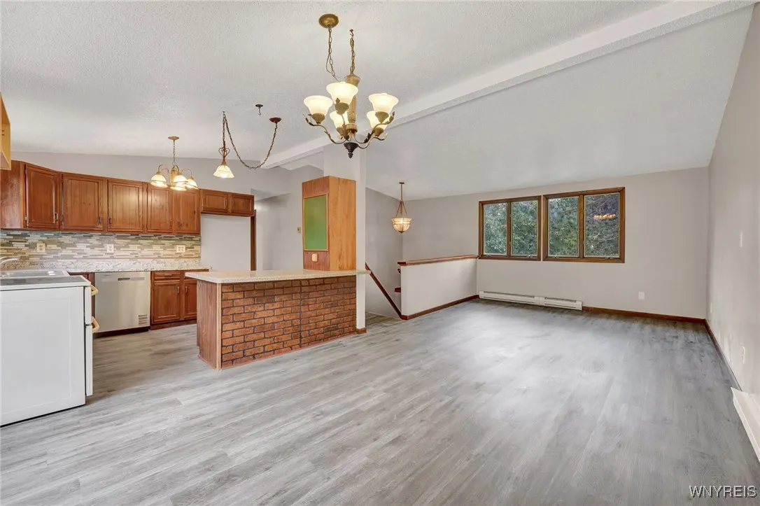 4357 Sunset Court, Lockport Town, New York 14094, Lockport Town, New York 14094, 4 Bedrooms Bedrooms, 7 Rooms Rooms,2 BathroomsBathrooms,Residential,For Sale,4357 Sunset Court, Lockport Town, New York 14094,B1627002