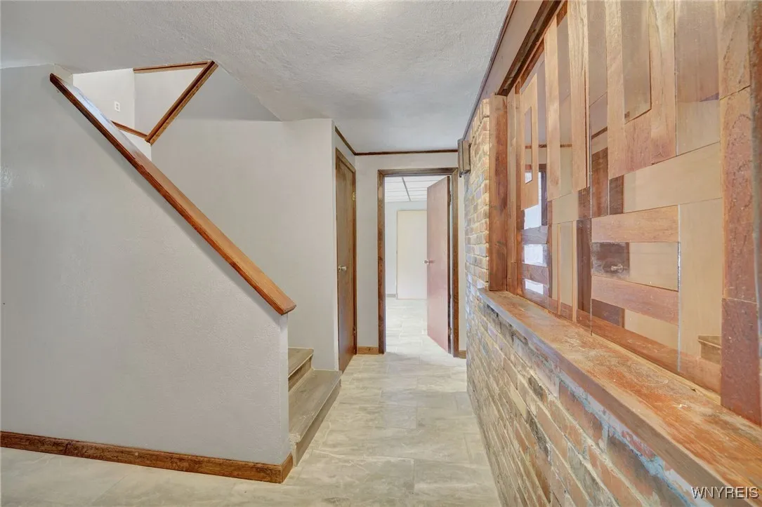 4357 Sunset Court, Lockport Town, New York 14094, Lockport Town, New York 14094, 4 Bedrooms Bedrooms, 7 Rooms Rooms,2 BathroomsBathrooms,Residential,For Sale,4357 Sunset Court, Lockport Town, New York 14094,B1627002