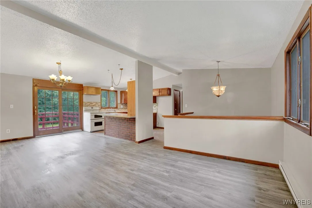 4357 Sunset Court, Lockport Town, New York 14094, Lockport Town, New York 14094, 4 Bedrooms Bedrooms, 7 Rooms Rooms,2 BathroomsBathrooms,Residential,For Sale,4357 Sunset Court, Lockport Town, New York 14094,B1627002